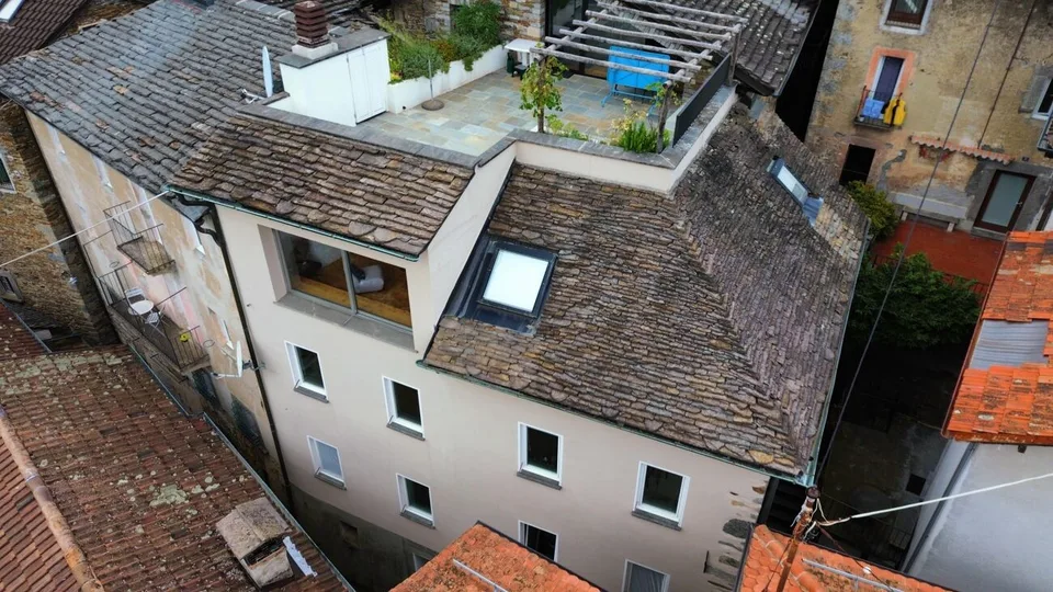 Adjacent semi-detached house with a total of 5.5 rooms or 2 units with 3.5 rooms each – photo 9 of 9