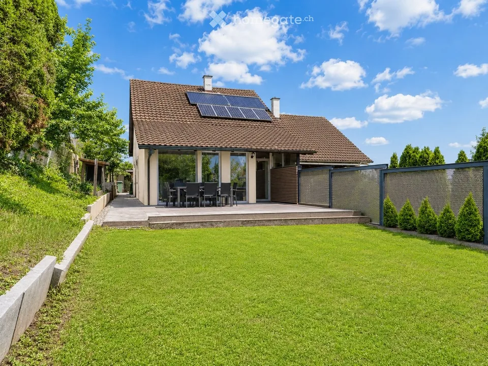 Top-saniertes Einfamilienhaus mit 345 m² Garten in Muri AG
