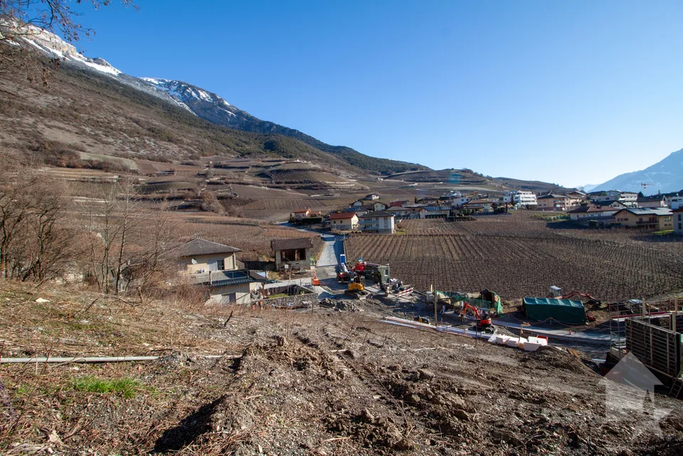 ! Speciale per investitori ! Terreno di 1000 m2 con permesso di costruire