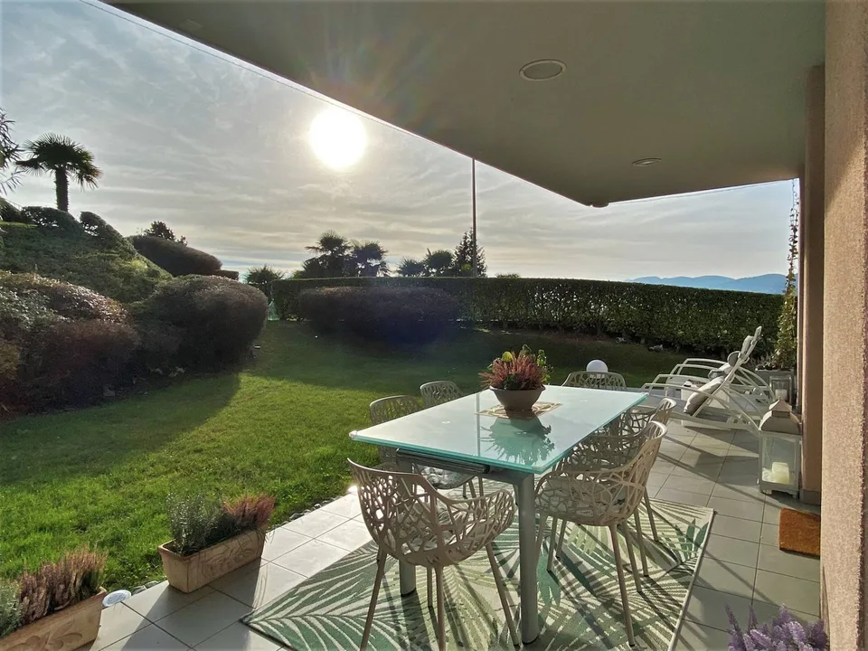 Trilocale con giardino in posizione panoramica.