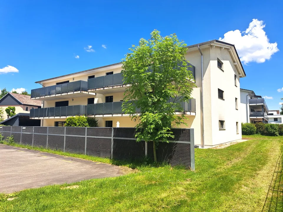 Joli et récent immeuble à rendement en excellent état de 6 appartements de 4,5 pièces loués