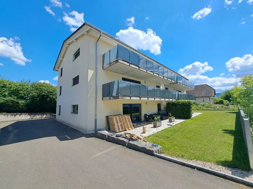 Joli et récent immeuble à rendement en excellent état de 6 appartements de 4,5 pièces loués