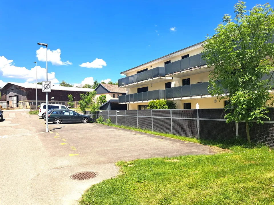 Joli et récent immeuble à rendement en excellent état de 6 appartements de 4,5 pièces loués
