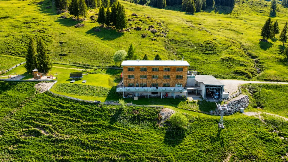 Berghotel Schönhalden mit eigener Seilbahn