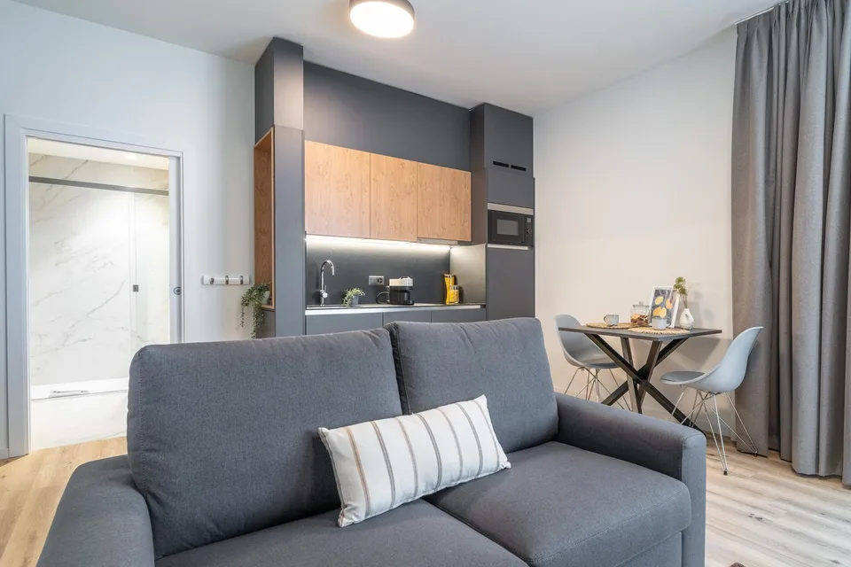 City Pop - Studio Apartments in Basel, next to the train station