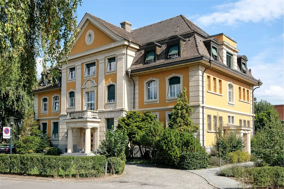 Vielseitig nutzbare Büro- oder Praxisflächen in repräsentativem Gebäude zu vermieten! – Foto 11 von 12