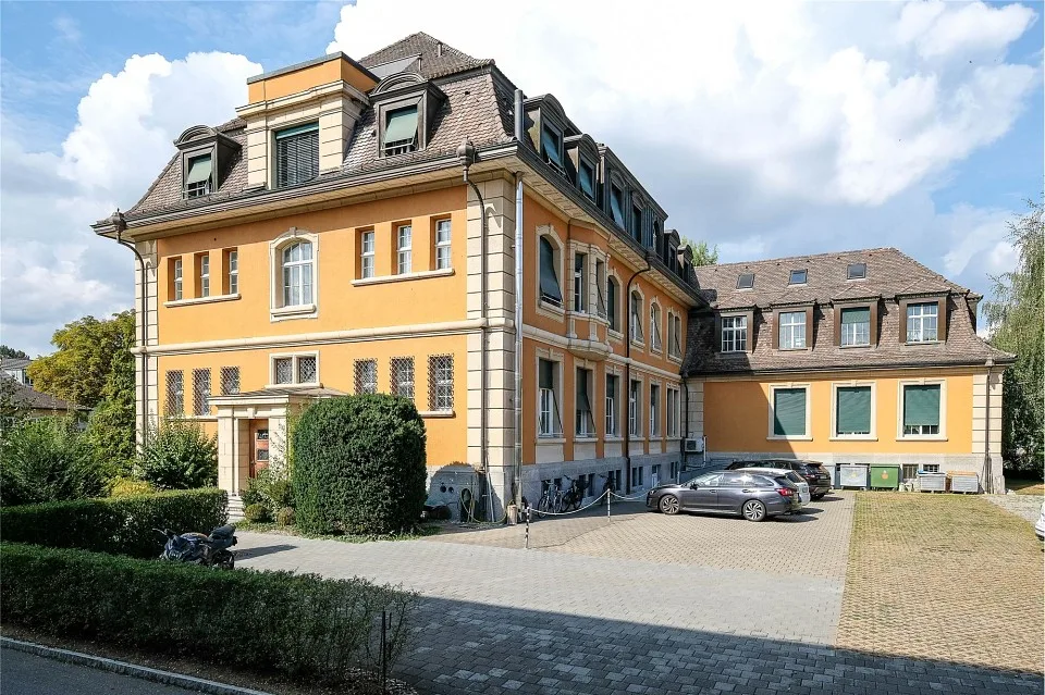Vielseitig nutzbare Büro- oder Praxisflächen in repräsentativem Gebäude zu vermieten! – Foto 10 von 12