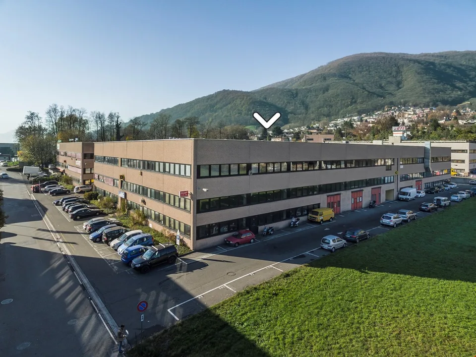 LUGANO NORD/LAMONE - GROßES UND HELLES BÜRO ZUM VERMIETEN (ref. 013) – Foto 7 von 10