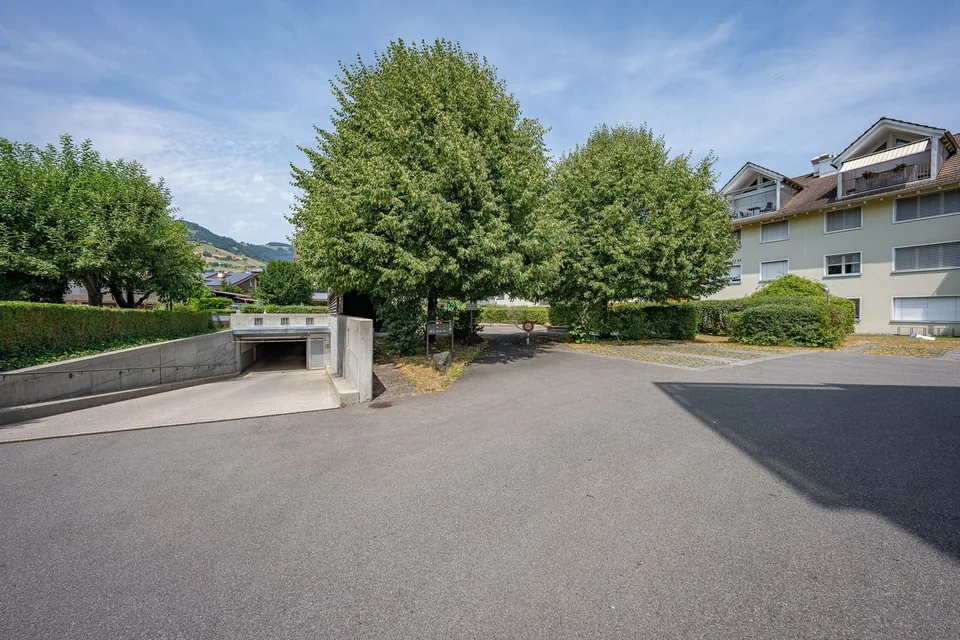 Garage parking space