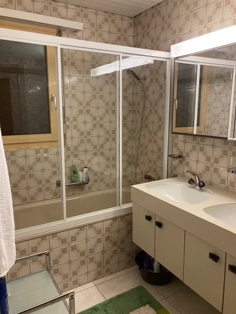 Appartement de vacances ensoleillé de 3,5 pièces avec jardin à Laax Cons