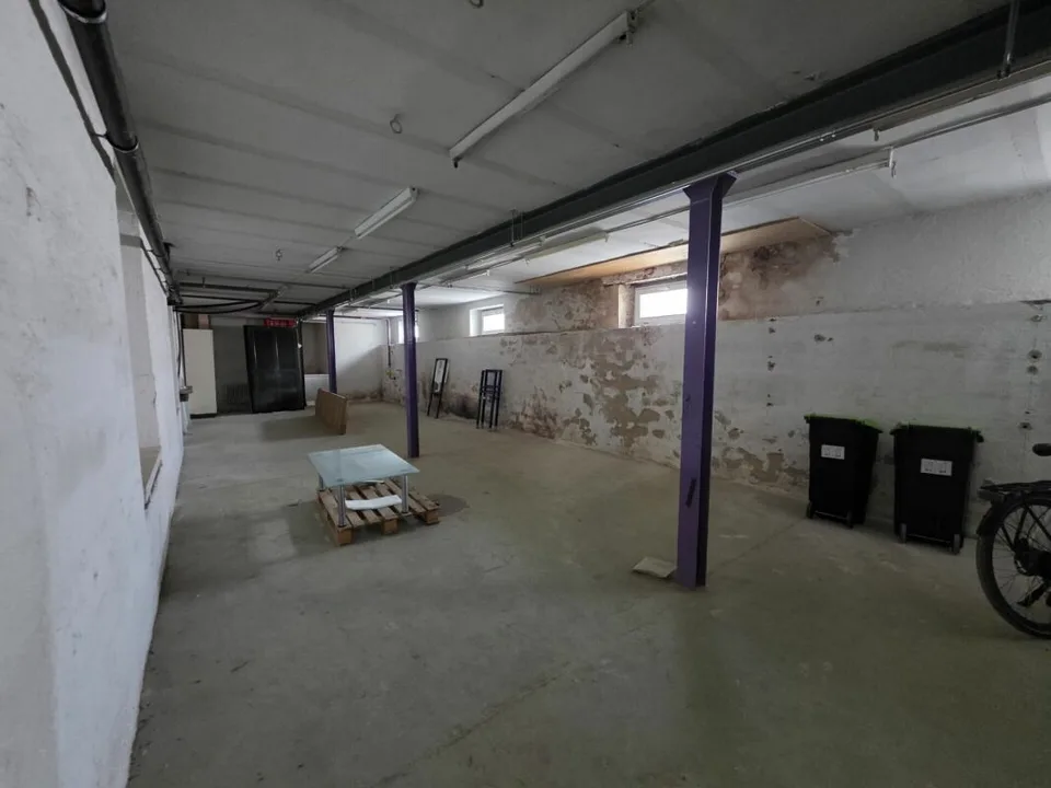 IN AFFITTO - Grande Deposito/Laboratorio di 360 m² - Ideale per Attività Artigianale o Magazzinaggio