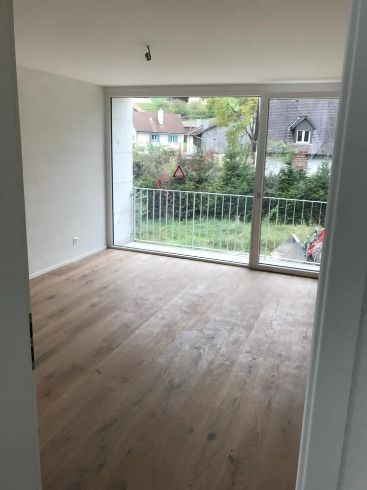 Superbe appartement de 4 pièces dans une ancienne ferme à Develier, disponible dès le 1er octobre.