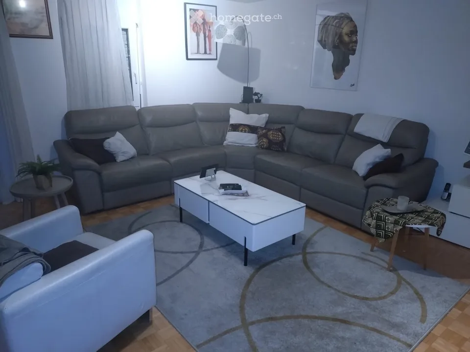 Chambre meublée  Appartement partagé / Étudiants bienvenus