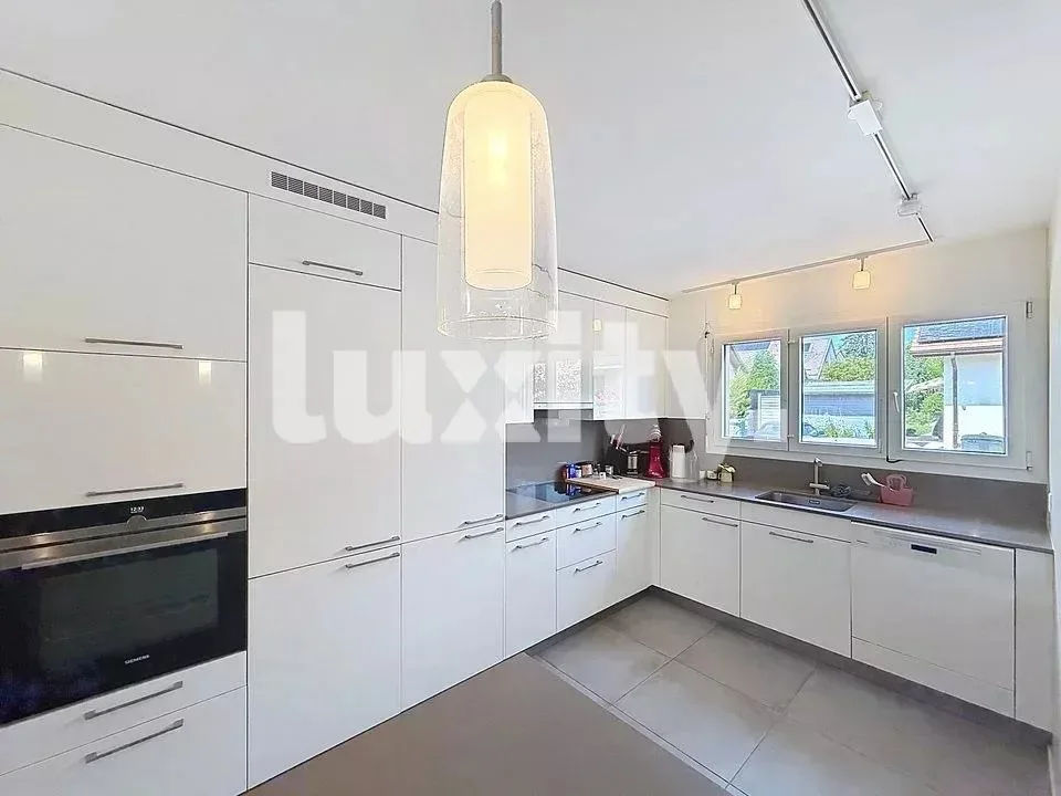 Einfamilienhaus mit Garten renoviert ? Zwei Schritte vom See und vom Bahnhof ? Gland