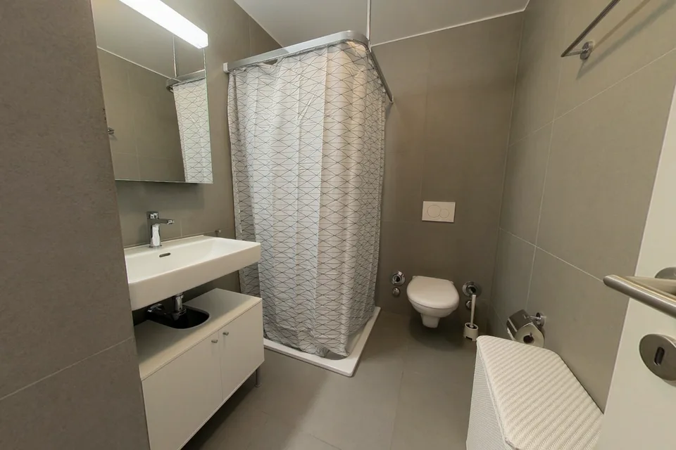 Bright & Modern studio - Central Lausanne - 10 mins walk to train station – Foto 7 von 8