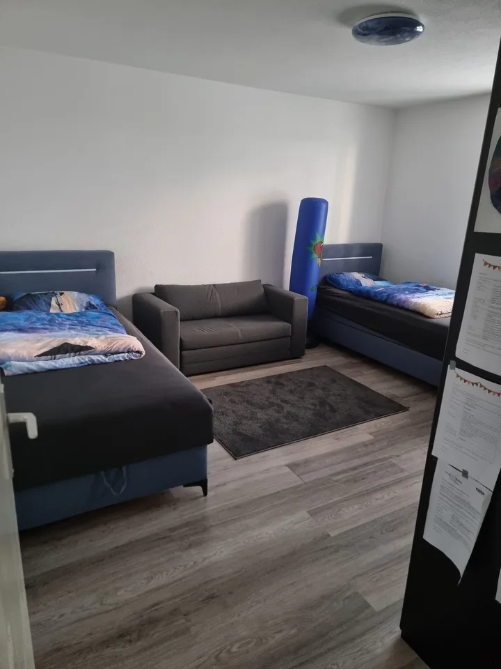 Helle 4.5-Zimmer-Wohnung mit zwei Balkonen an ruhiger Lage – Foto 7 von 13