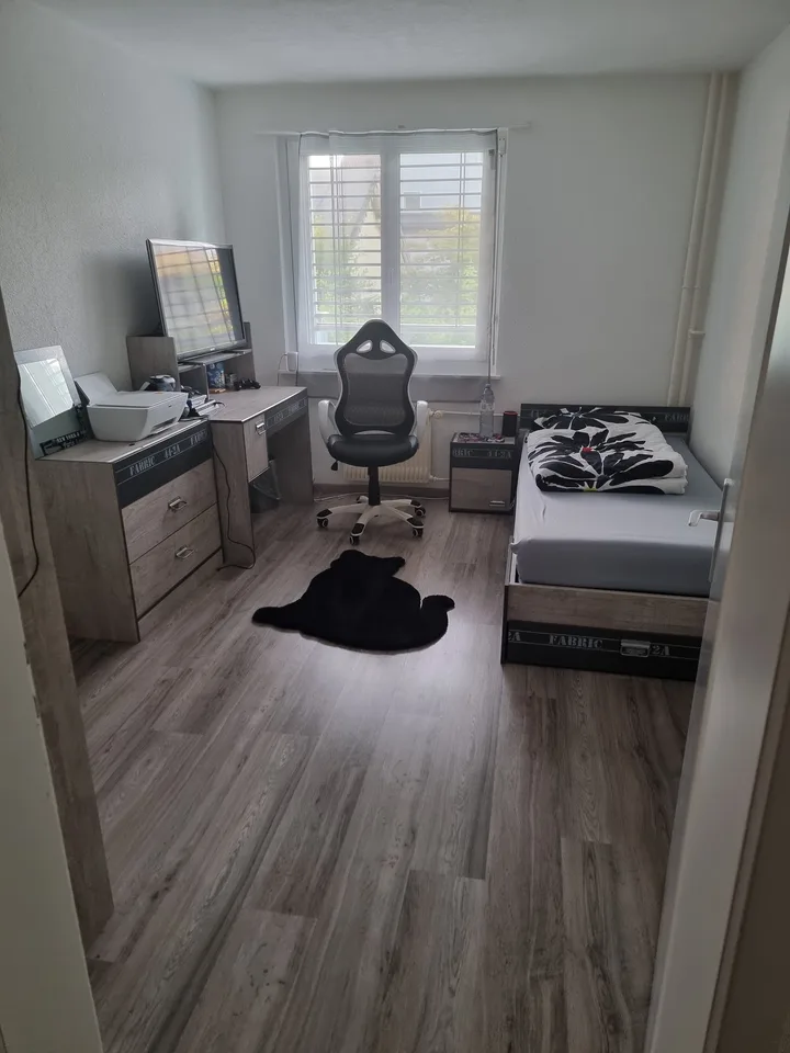 Helle 4.5-Zimmer-Wohnung mit zwei Balkonen an ruhiger Lage – Foto 6 von 13