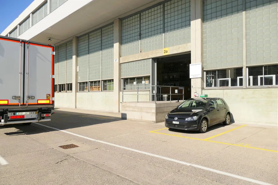 Spacious industrial areas in prime location with optimal connection – photo 17 of 17