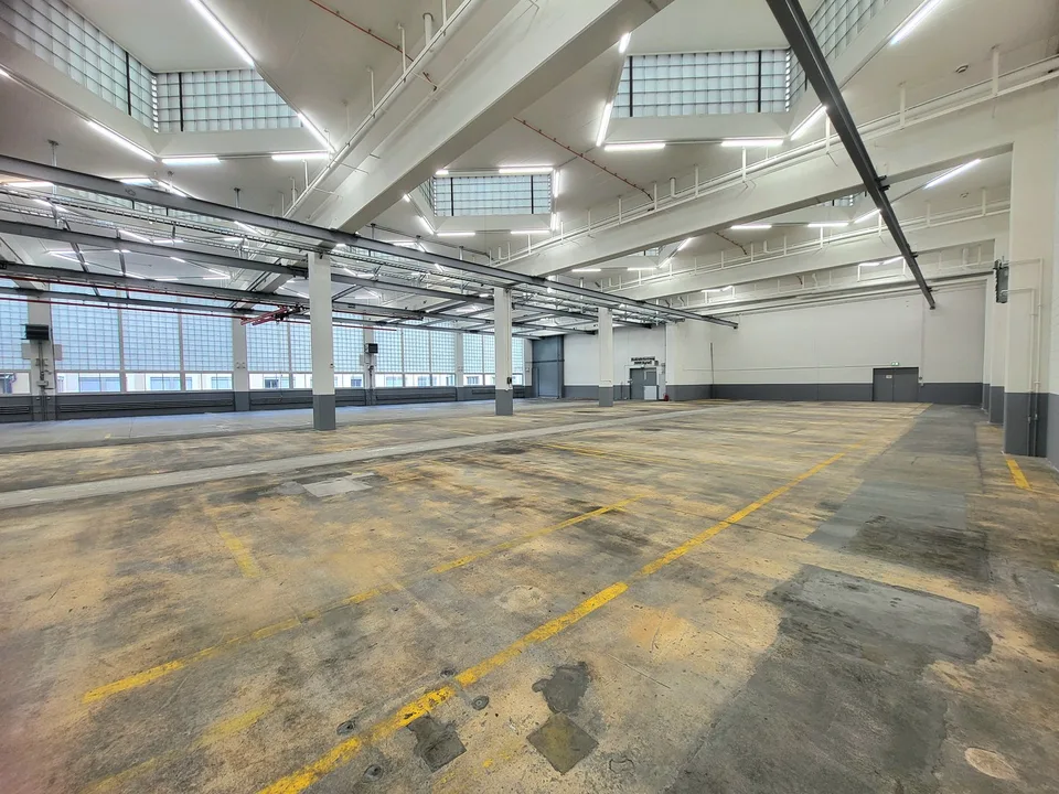 Spacious industrial areas in prime location with optimal connection – photo 11 of 17