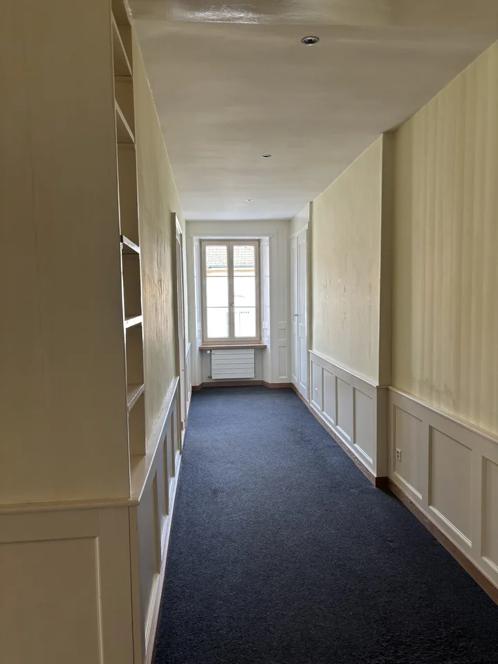 Vier-Zimmer-Wohnung renoviert in Couvet – Foto 7 von 9