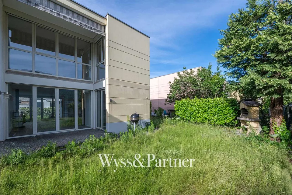 Schöne Doppelhaushälfte mit Garten