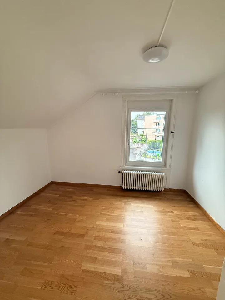 Charmante 4.5-Zimmer-Dachwohnung in Wittenbach