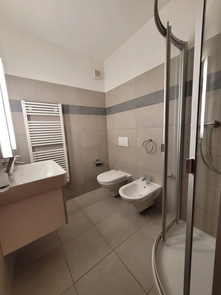 Helles 4.5-Zimmer-Apartment mit Balkon in Mendrisio – Foto 6 von 11
