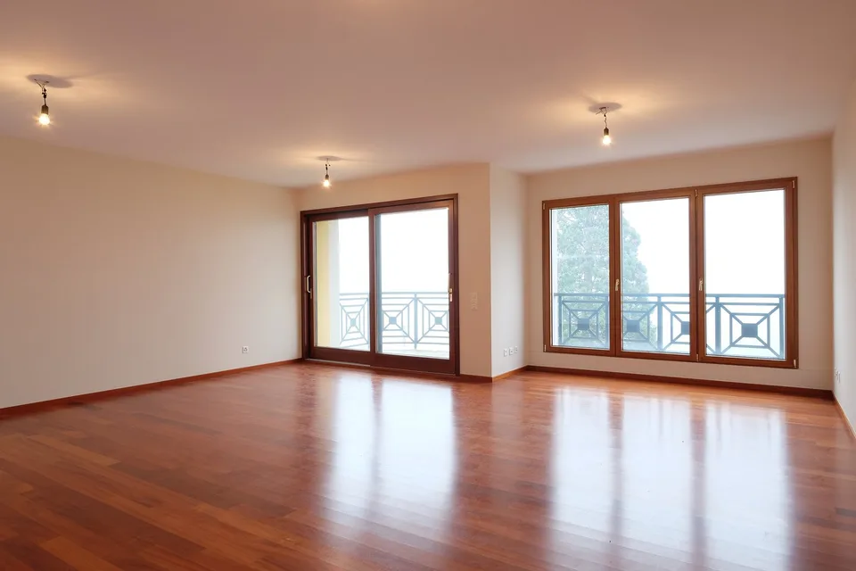 Location d'un appartement de haut standing, promenade du lac de Lugano au 3ème étage – photo 16 sur 24