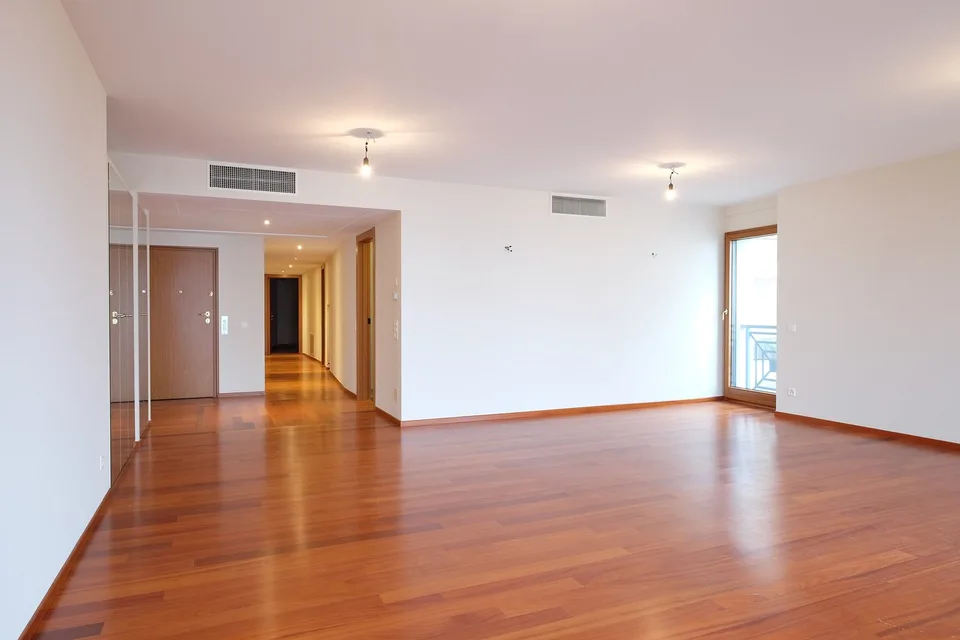 Location d'un appartement de haut standing, promenade du lac de Lugano au 3ème étage – photo 17 sur 24