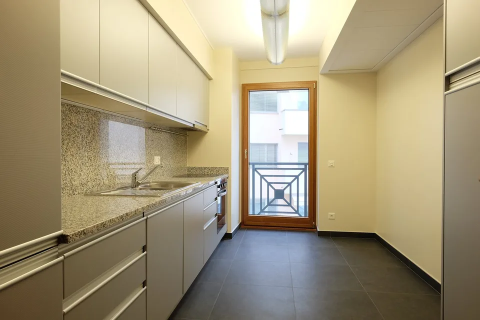 Location d'un appartement de haut standing, promenade du lac de Lugano au 3ème étage – photo 20 sur 24