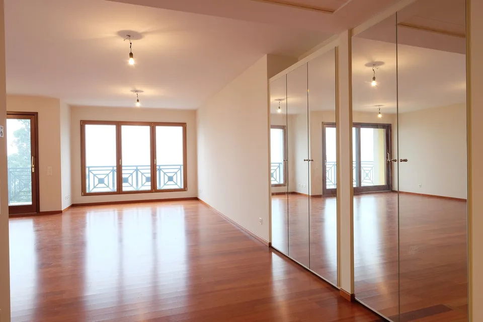 Location d'un appartement de haut standing, promenade du lac de Lugano au 3ème étage – photo 15 sur 24