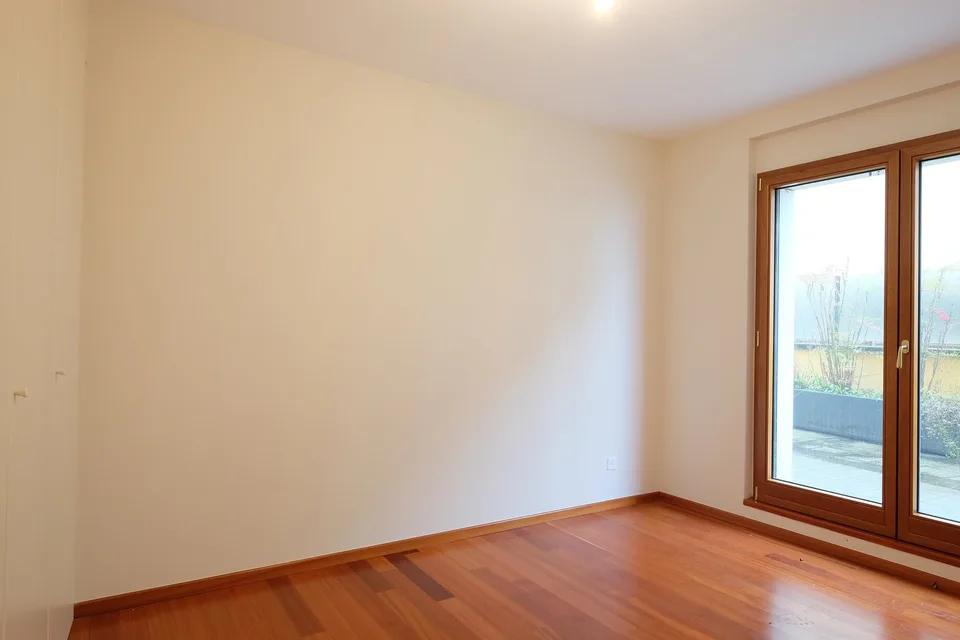 Location d'un appartement de haut standing, promenade du lac de Lugano au 3ème étage – photo 8 sur 24