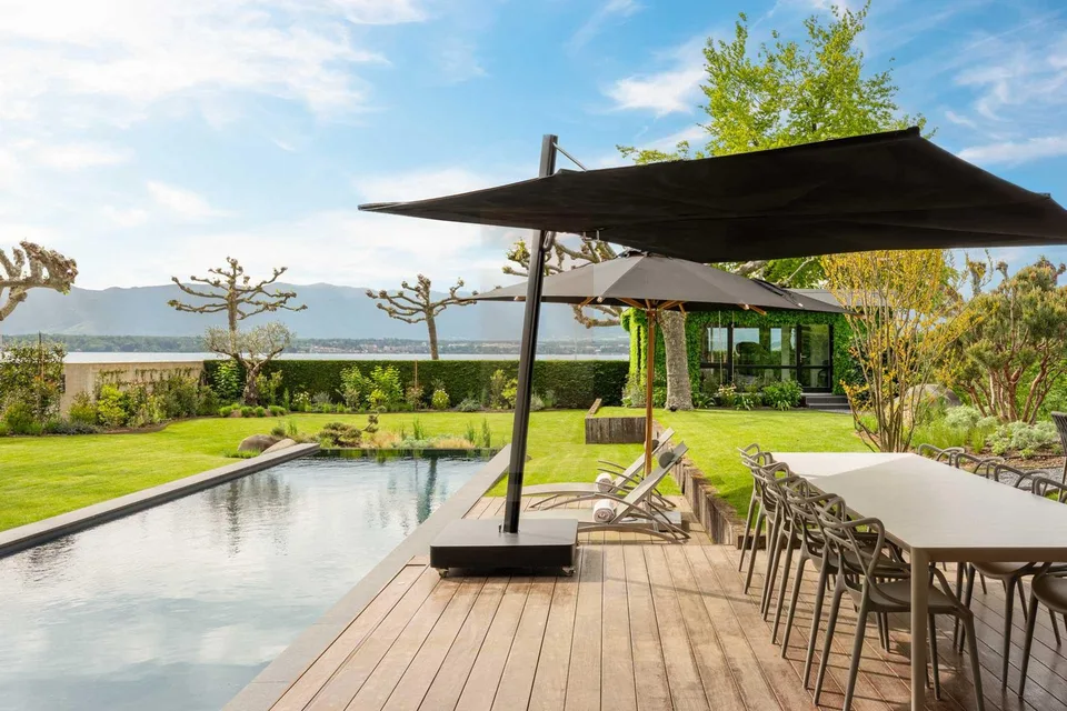 Magnifique villa contemporaine meublée pieds-dans-l'eau – photo 11 sur 13