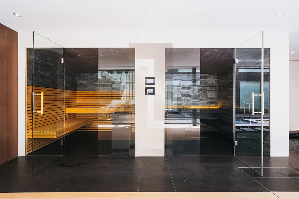 Magnifique villa contemporaine meublée pieds-dans-l'eau – photo 8 sur 13