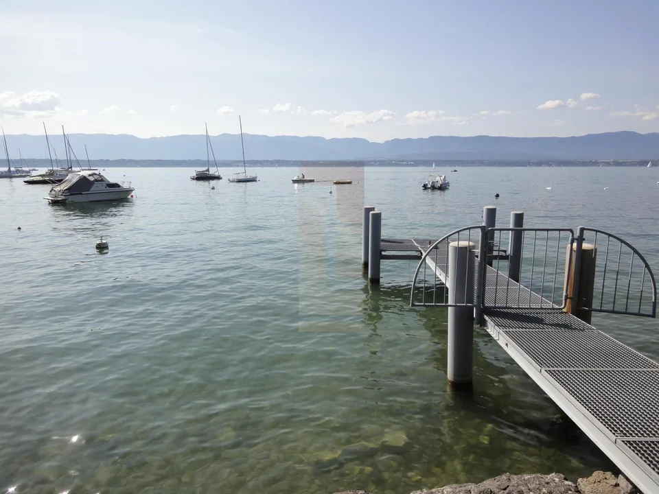 Magnifique villa contemporaine meublée pieds-dans-l'eau – photo 12 sur 13