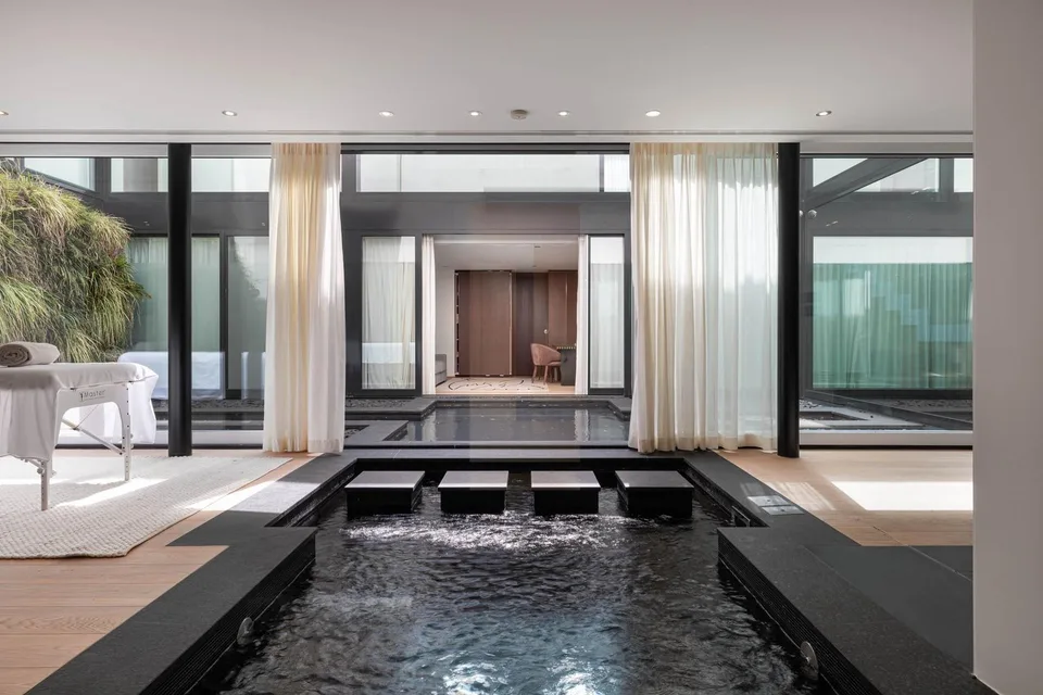 Magnifique villa contemporaine meublée pieds-dans-l'eau – photo 7 sur 13
