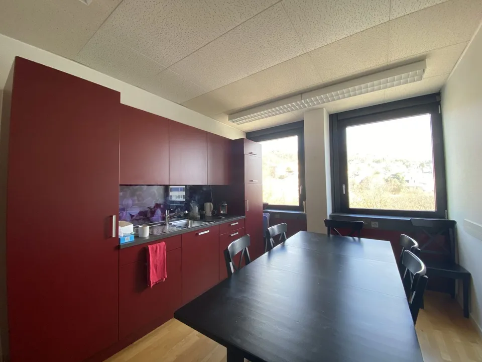 Großes Büro in Neuchâtel / Arztpraxis