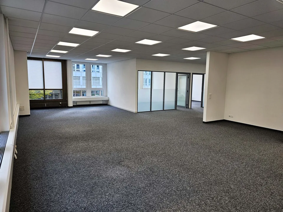 Lavorare con collegamento diretto ai trasporti pubblici - Spazi ufficiali nel centro di Lindenpark, Baar – foto 7 di 12