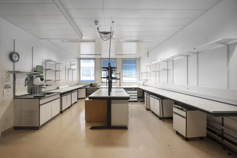 980m2 de laboratoires au 2ème étage du CTN 14 à Plan-les-Ouates – photo 8 sur 11