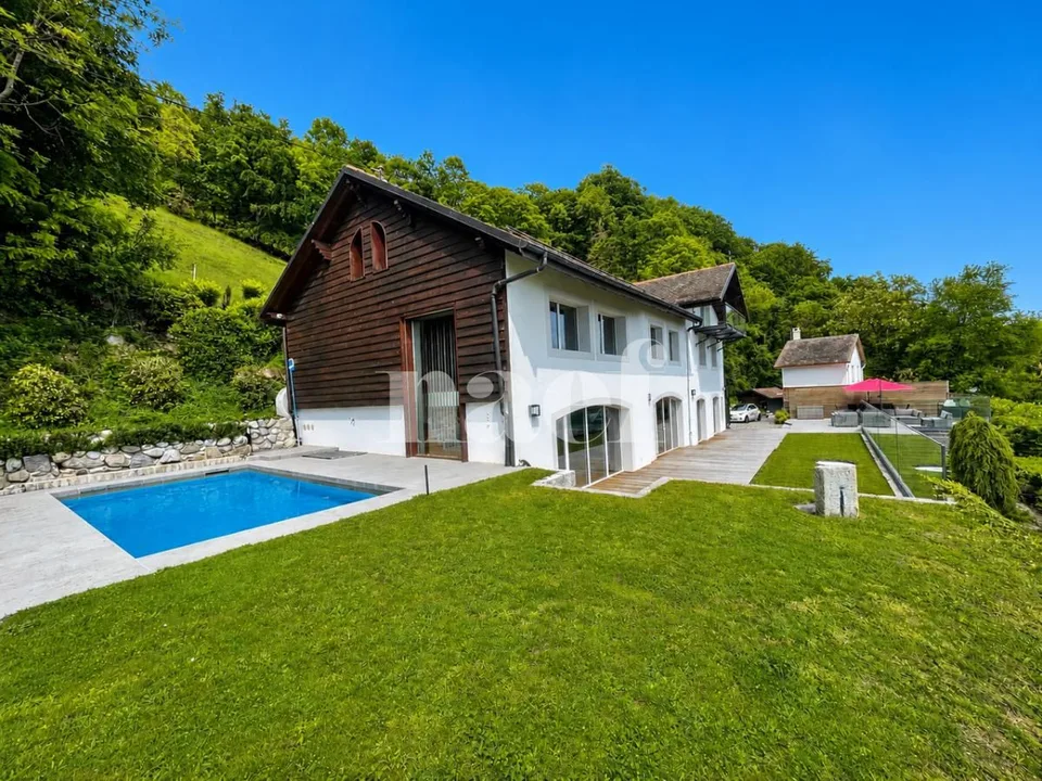 Propriété d'exception de 8 pièces avec vue panoramique sur le lac et piscine chauffée