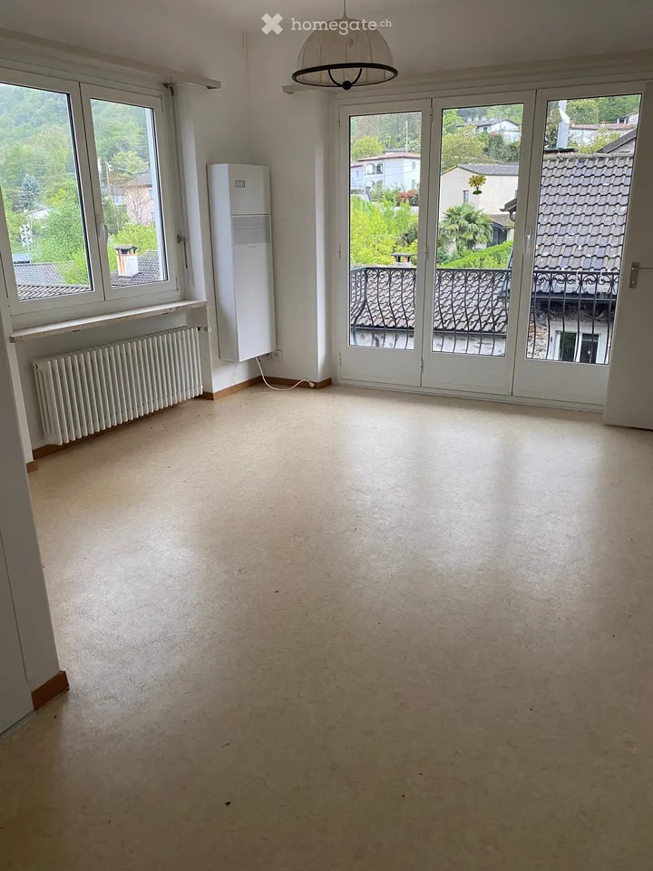 Appartement à louer de 4 pièces à Arcegno