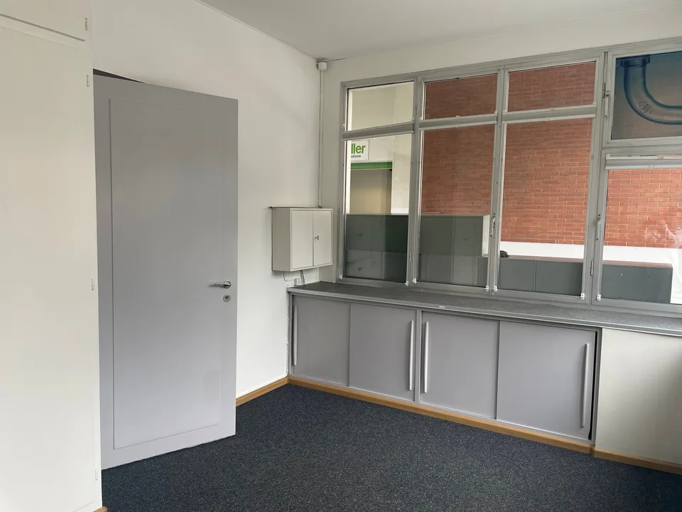 39m2 di spazio per uffici (2 uffici) al piano terra nell'edificio GlasKeller