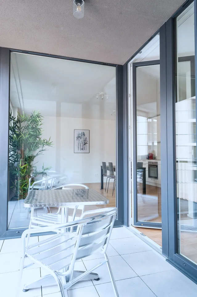 Moderne 2.5-Zimmer-Wohnung mit Balkon in Basel – Foto 6 von 8