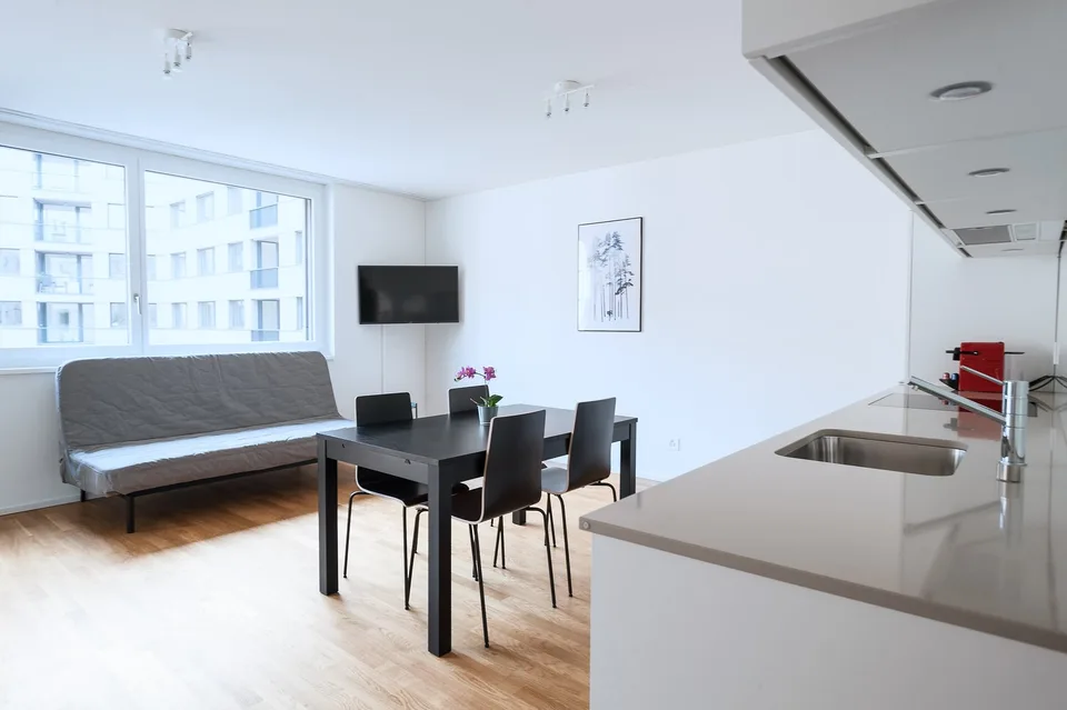 Moderne 2.5-Zimmer-Wohnung mit Balkon in Basel
