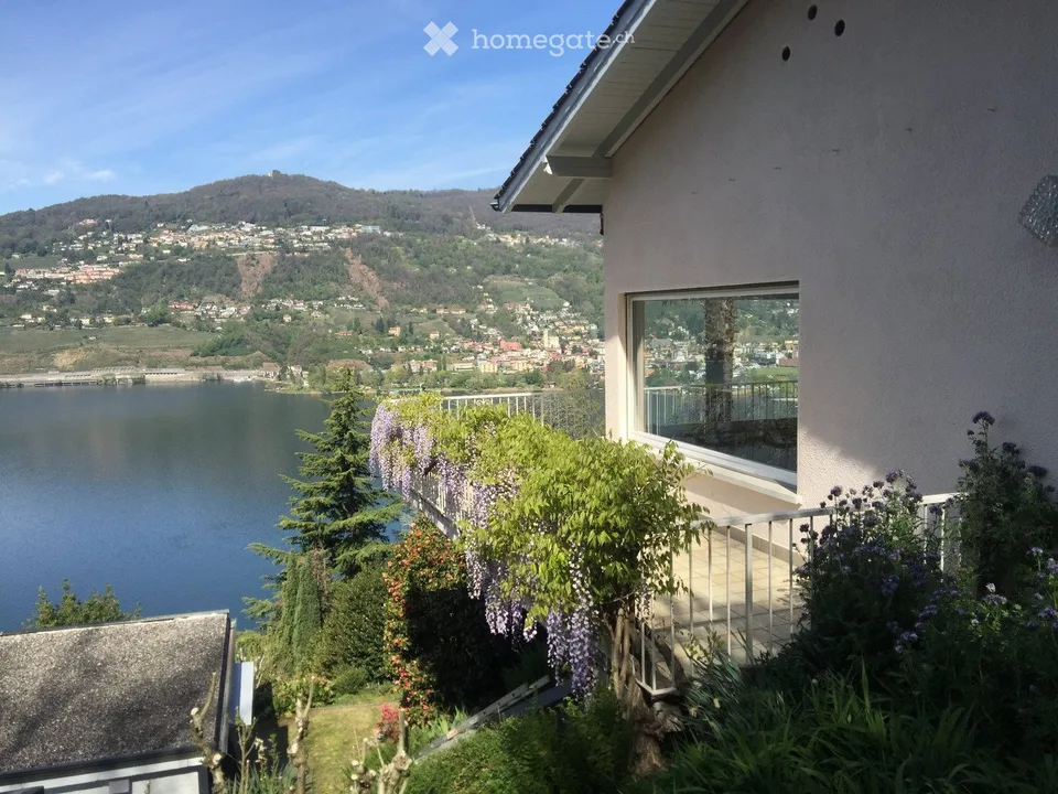 Esclusiva Villa Vista Lago con Dépendance e Spiaggia