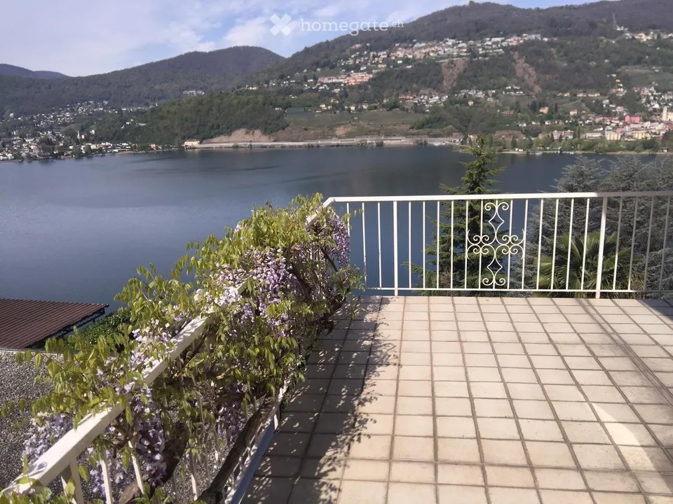 Esclusiva Villa Vista Lago con Dépendance e Spiaggia
