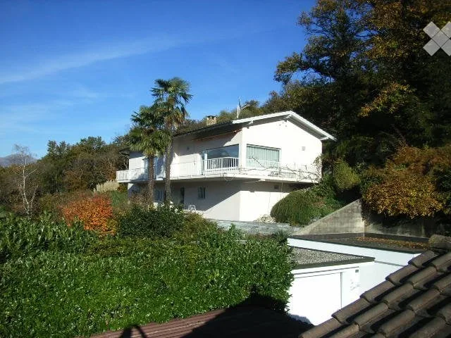 Esclusiva Villa Vista Lago con Dépendance e Spiaggia
