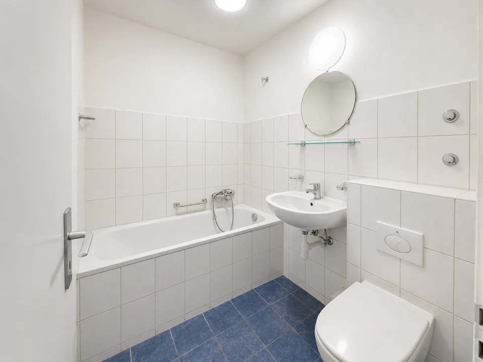 Schönes Apartment, direkt gegenüber der U-Bahn! Beeilen Sie sich, der erste Monat Miete ist gratis!