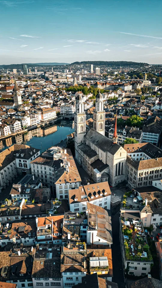 Grosszügige, möblierte 2.5-Zimmer-Wohnung mit Balkon in den Innenhof in Zürich Wiedikon – Foto 12 von 14