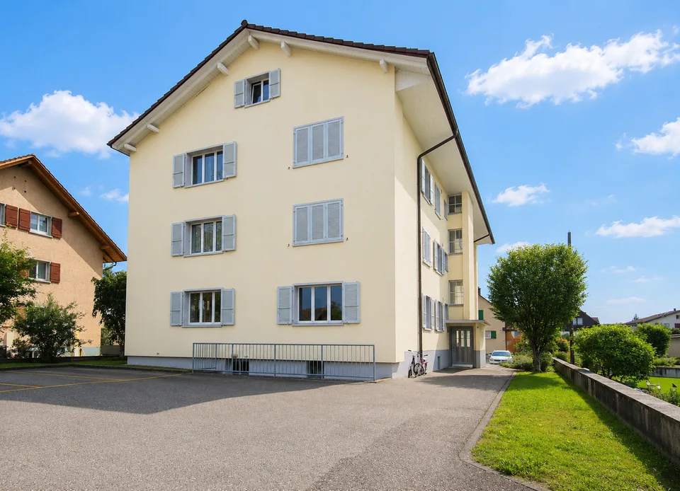 Äs gmüetlechs Deheime mit günstigerem Strom diräkt abem Dach